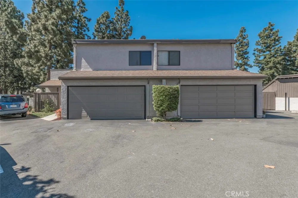 3002 E Via Siena Anaheim, CA 92806