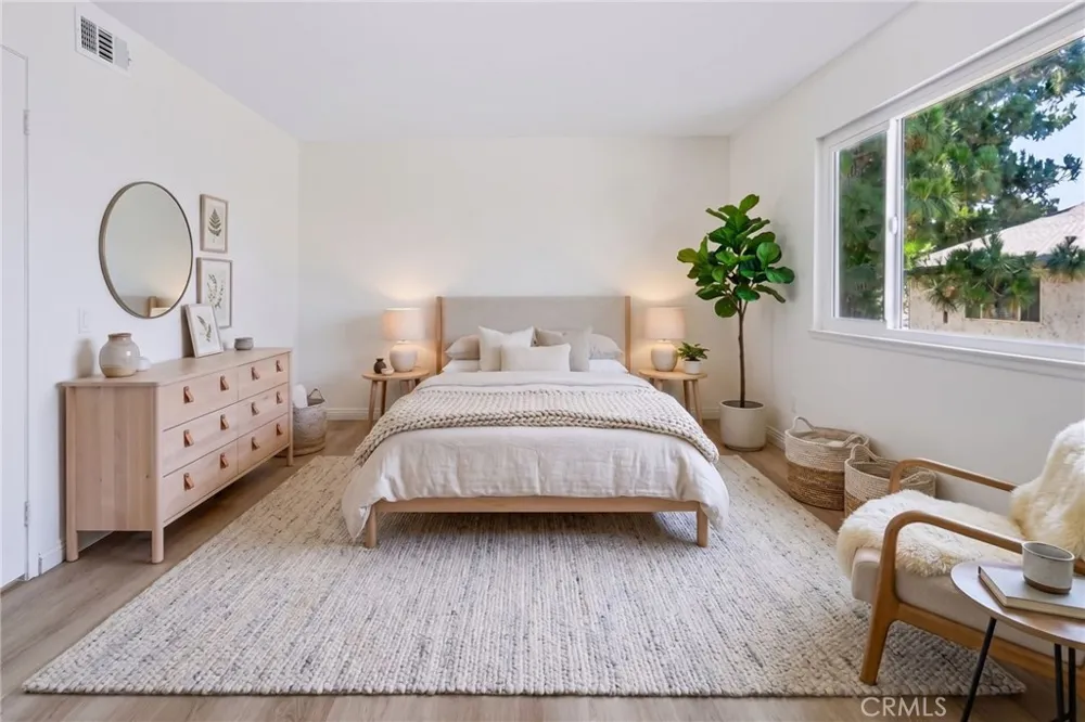 3002 E Via Siena Anaheim, CA 92806
