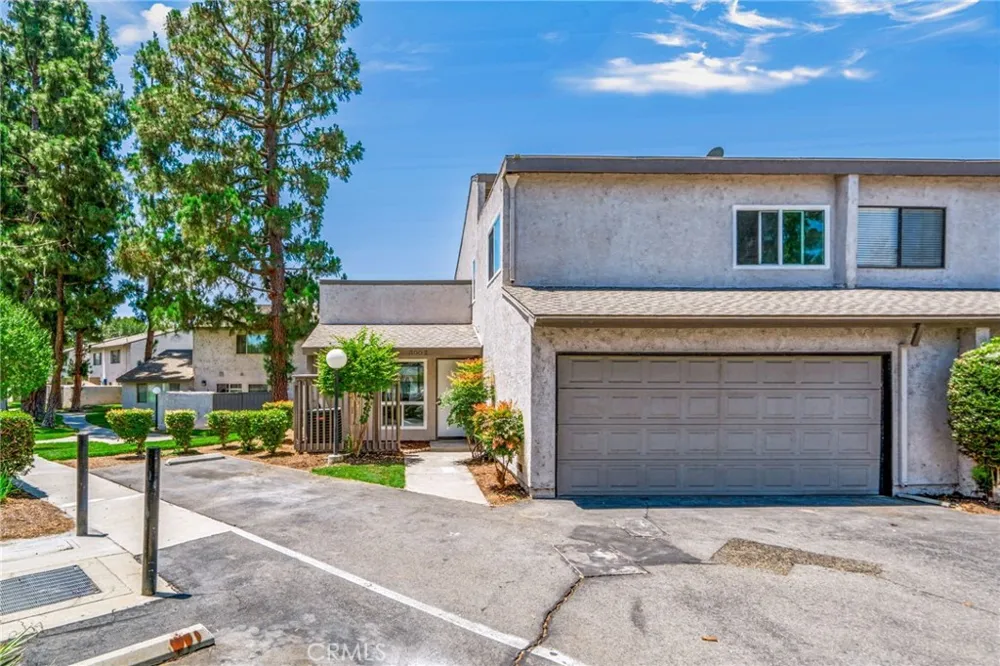 3002 E Via Siena Anaheim, CA 92806