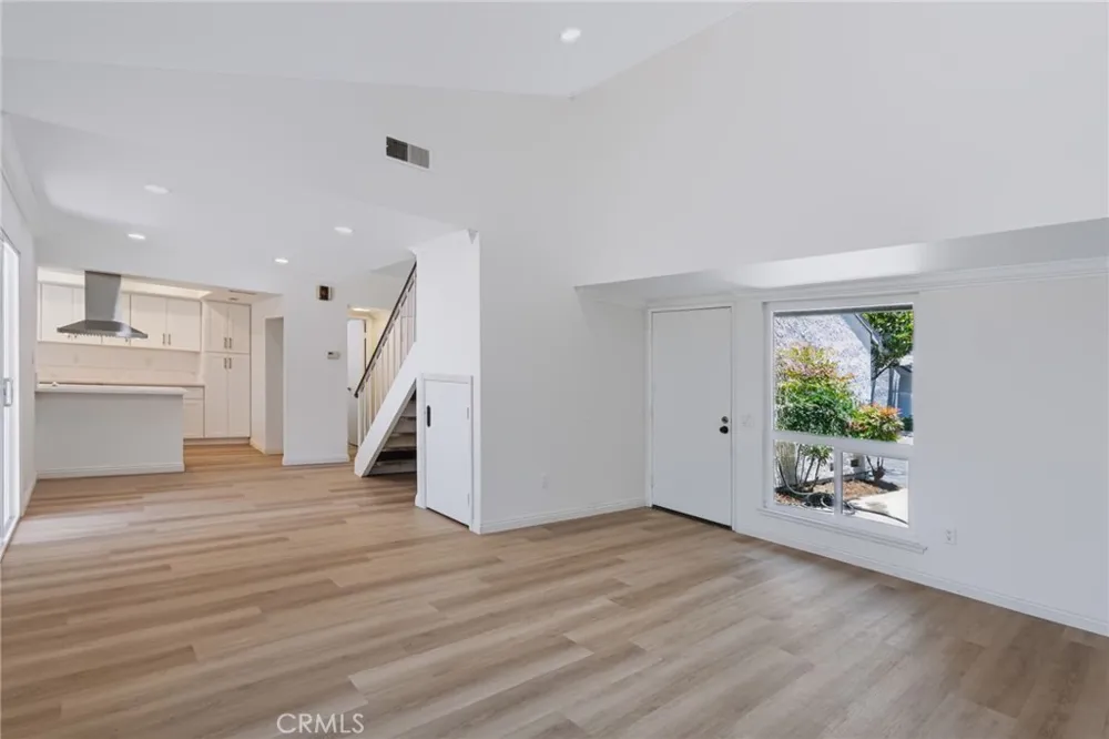 3002 E Via Siena Anaheim, CA 92806