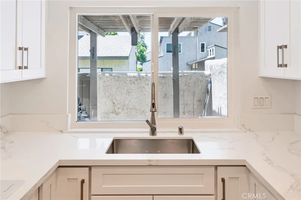 3002 E Via Siena Anaheim, CA 92806