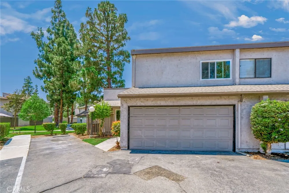 3002 E Via Siena Anaheim, CA 92806