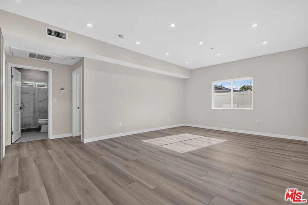 1811 Avon Street Burbank, CA 91505