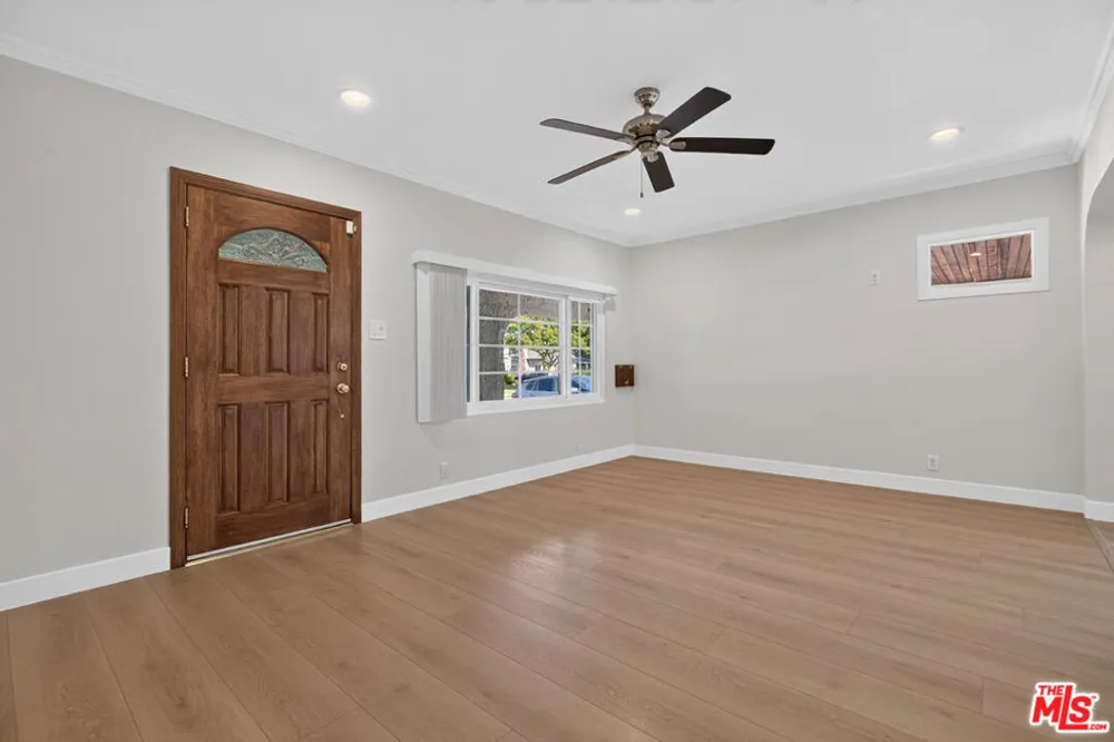 1811 Avon Street Burbank, CA 91505