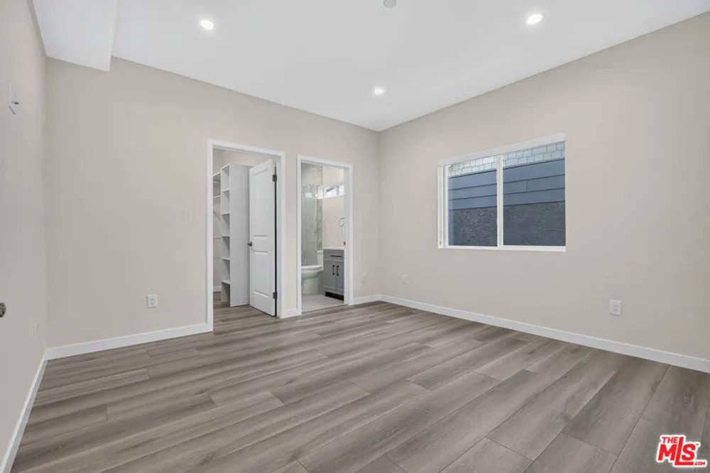 1811 Avon Street Burbank, CA 91505