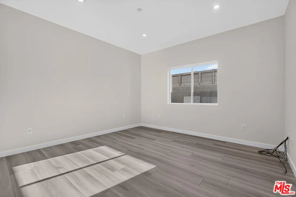 1811 Avon Street Burbank, CA 91505