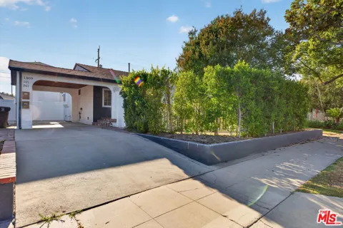 1811 Avon Street
