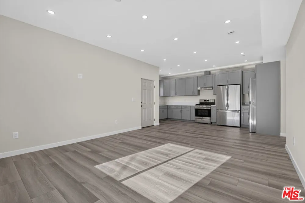 1811 Avon Street Burbank, CA 91505