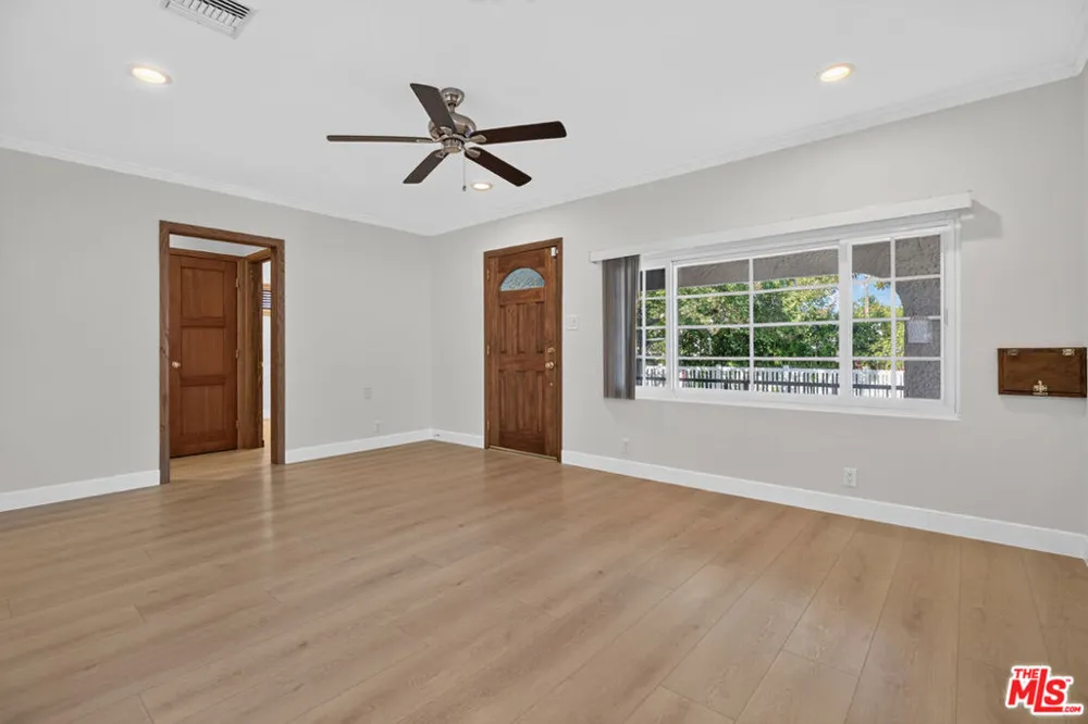 1811 Avon Street Burbank, CA 91505