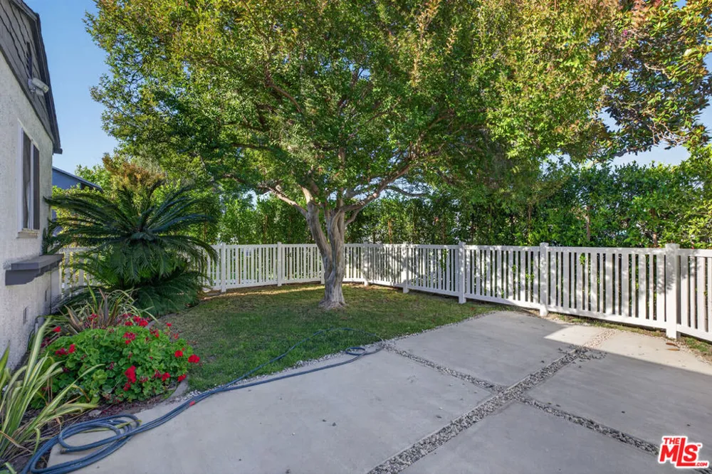 1811 Avon Street Burbank, CA 91505