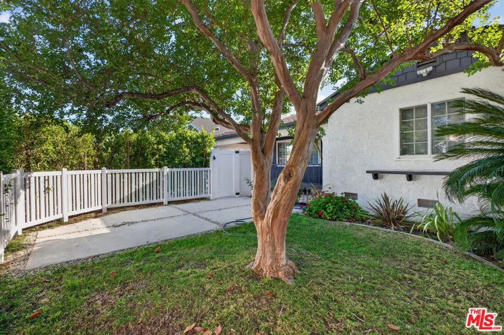 1811 Avon Street Burbank, CA 91505