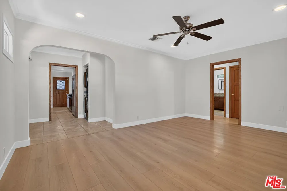 1811 Avon Street Burbank, CA 91505