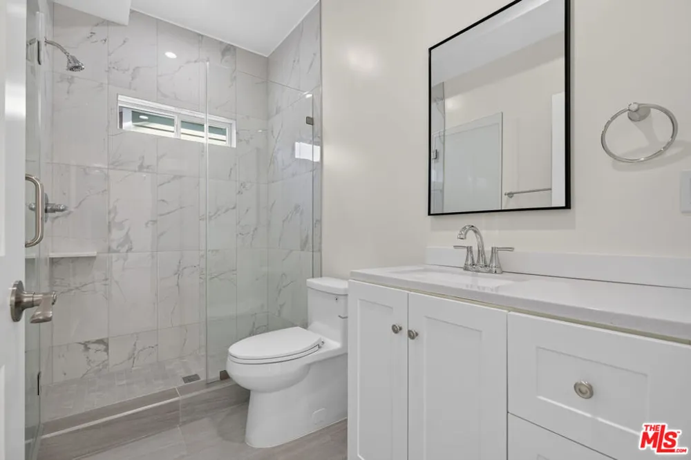 1811 Avon Street Burbank, CA 91505