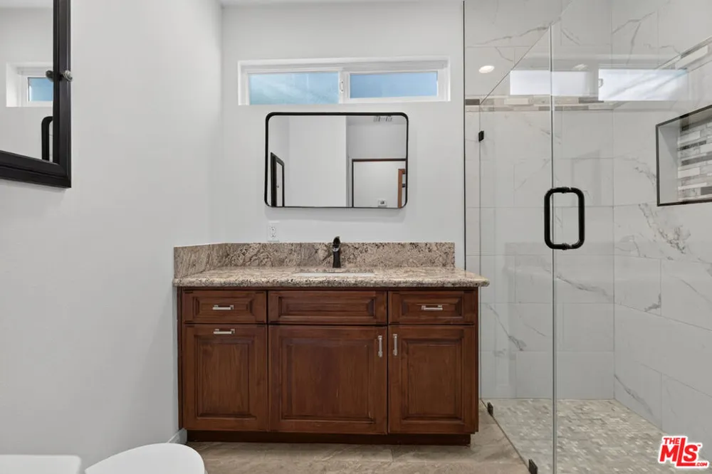 1811 Avon Street Burbank, CA 91505