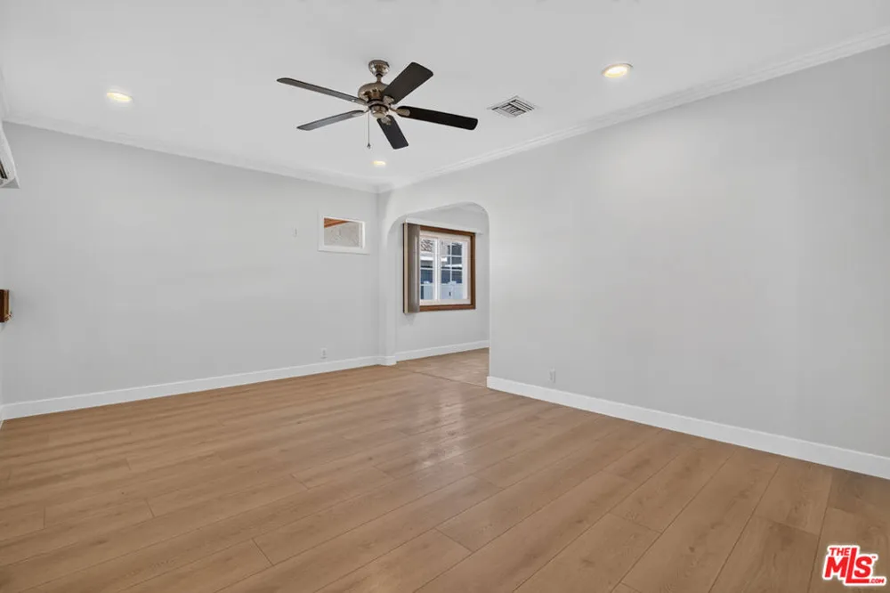 1811 Avon Street Burbank, CA 91505