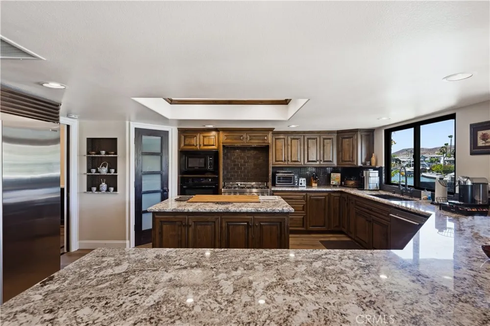 30374 Point Marina Drive Canyon Lake, CA 92587