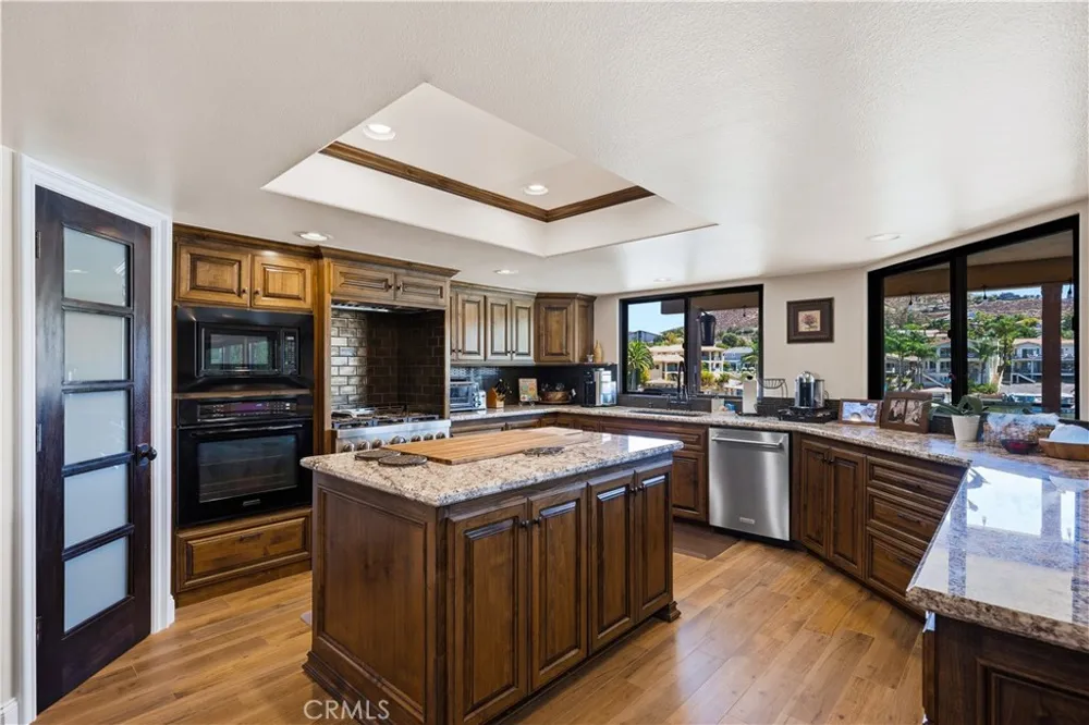 30374 Point Marina Drive Canyon Lake, CA 92587