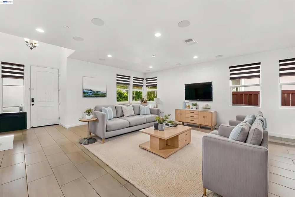 232 E Ramsey Dr Mountain House, CA 95391