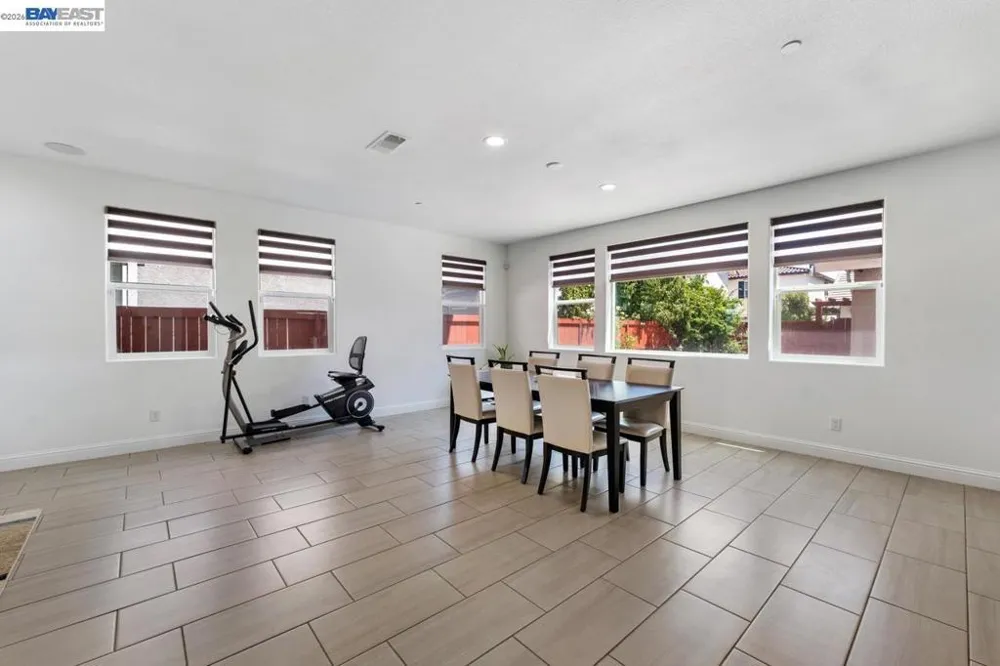 232 E Ramsey Dr Mountain House, CA 95391