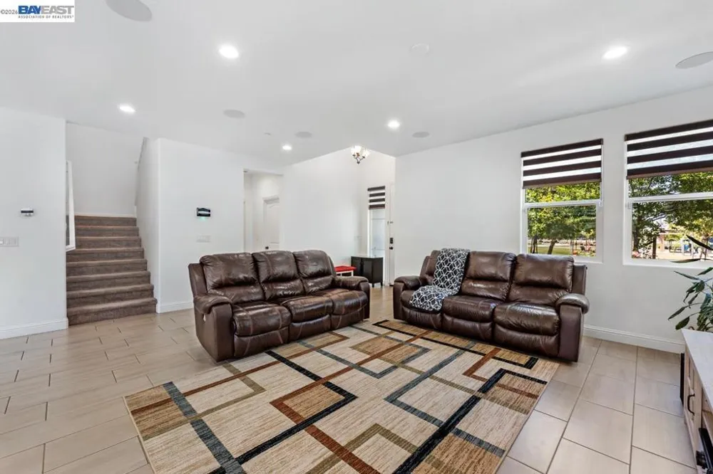 232 E Ramsey Dr Mountain House, CA 95391