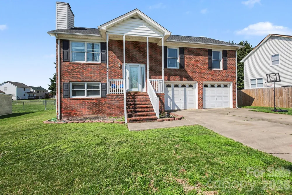3904 Riverdale Road Greensboro, NC 27406