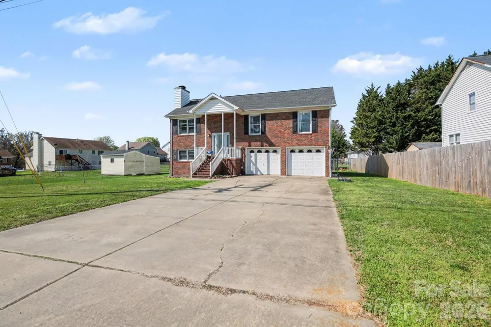 3904 Riverdale Road Greensboro, NC 27406