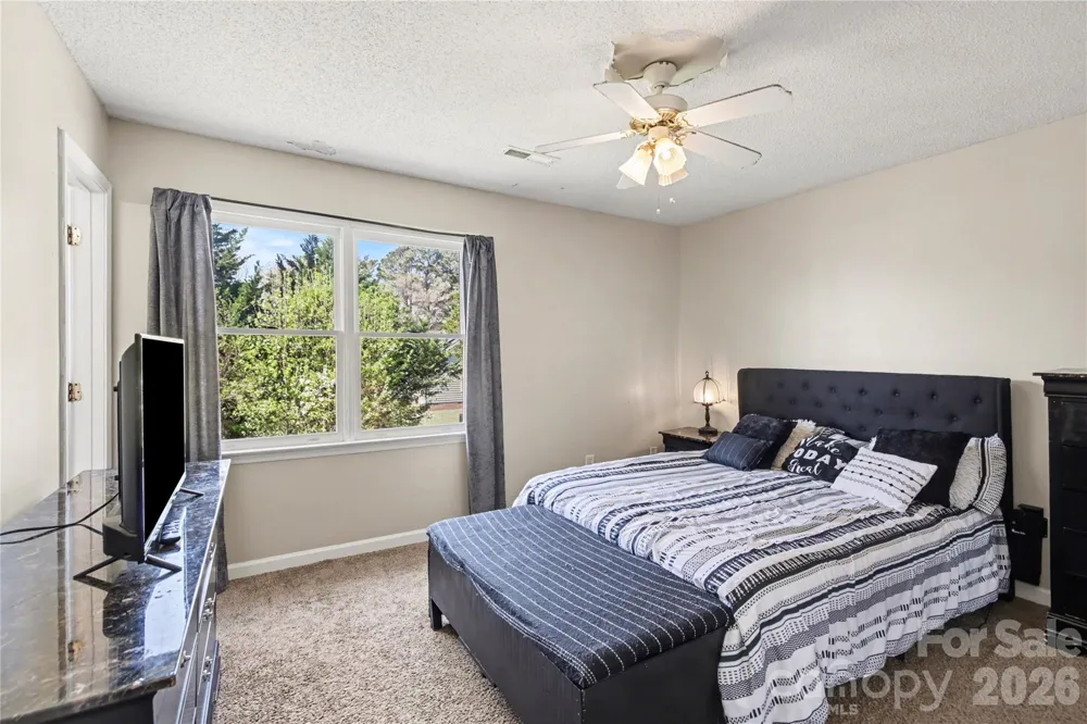 3904 Riverdale Road Greensboro, NC 27406