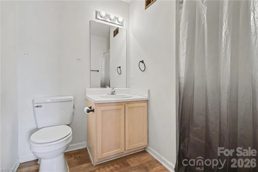 3904 Riverdale Road Greensboro, NC 27406