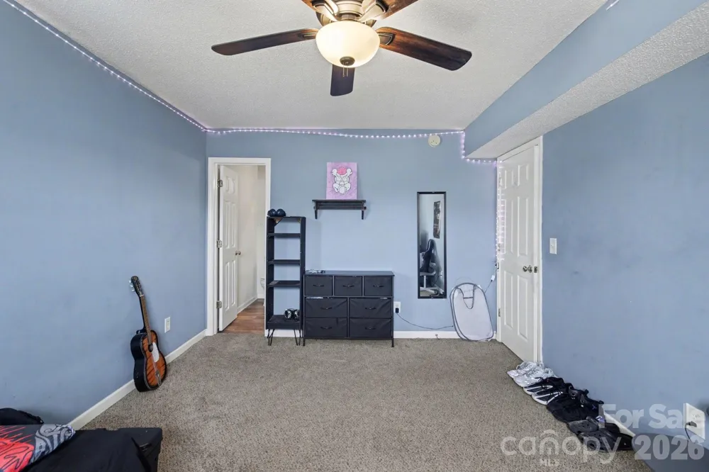 3904 Riverdale Road Greensboro, NC 27406