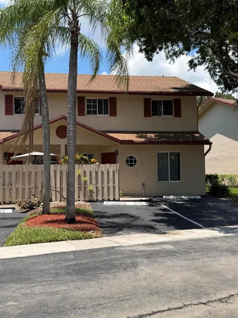 9741 NW 37th Street