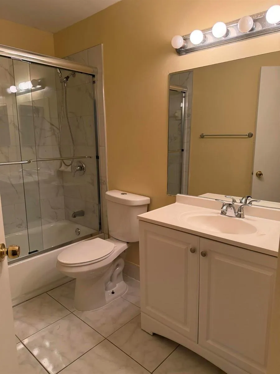 9741 NW 37th Street Sunrise, FL 33351