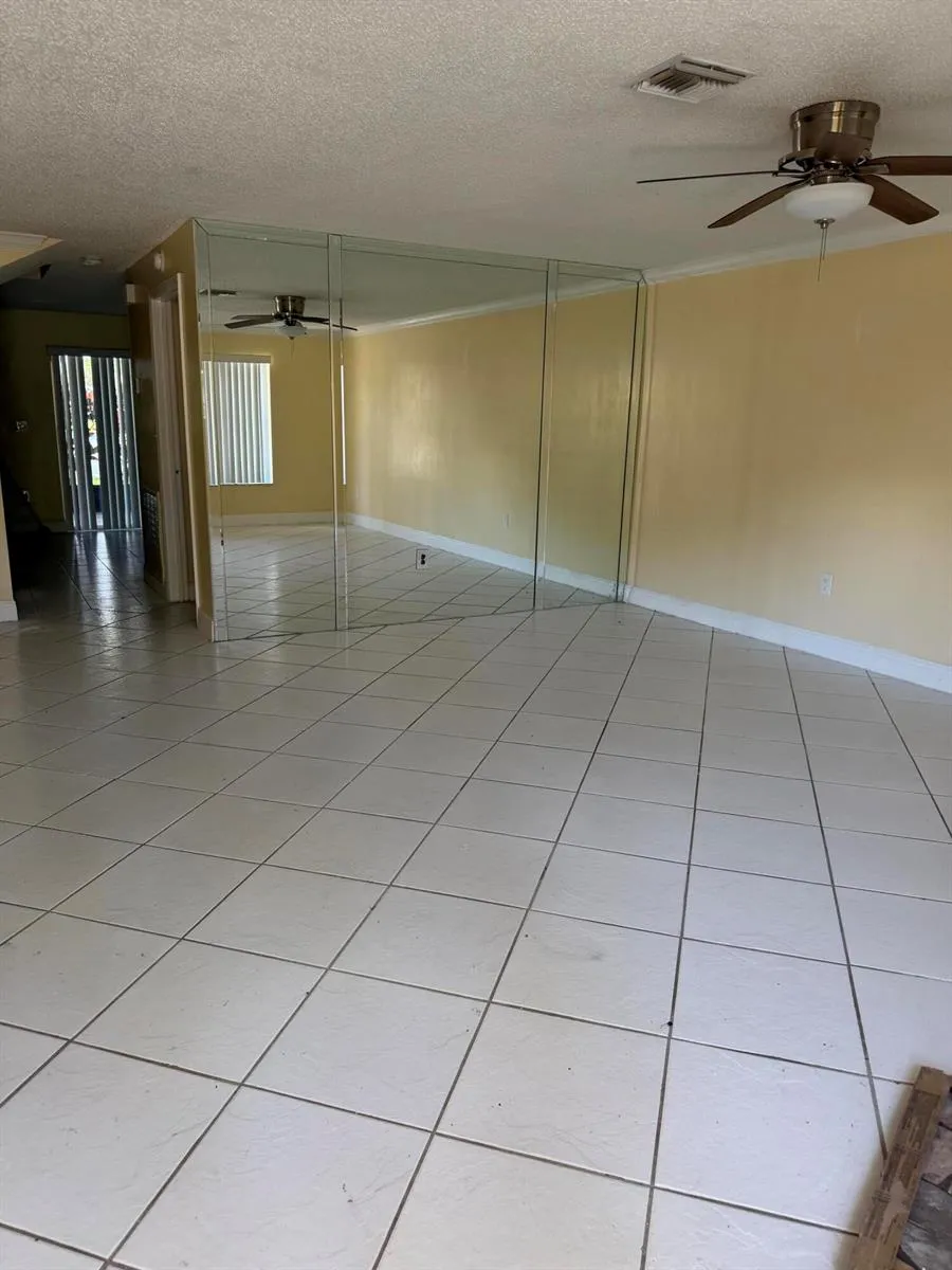 9741 NW 37th Street Sunrise, FL 33351