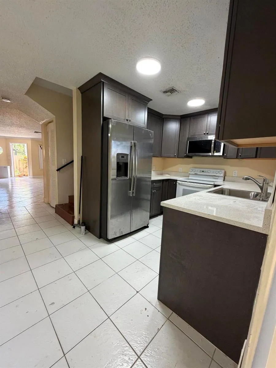 9741 NW 37th Street Sunrise, FL 33351