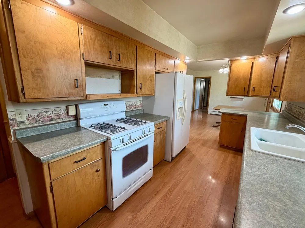 1519 6th Avenue Mountain Lake, MN 56159