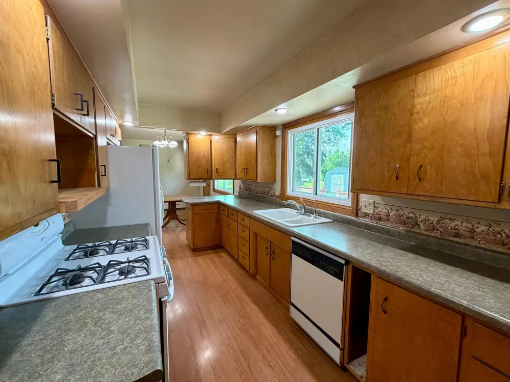 1519 6th Avenue Mountain Lake, MN 56159