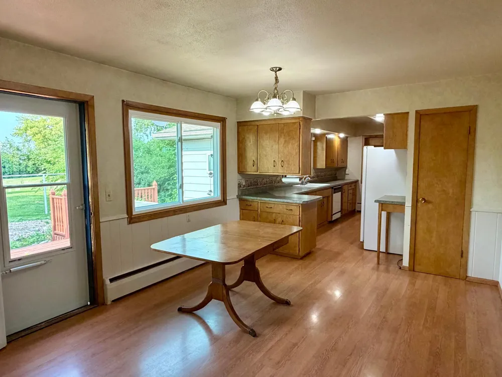 1519 6th Avenue Mountain Lake, MN 56159