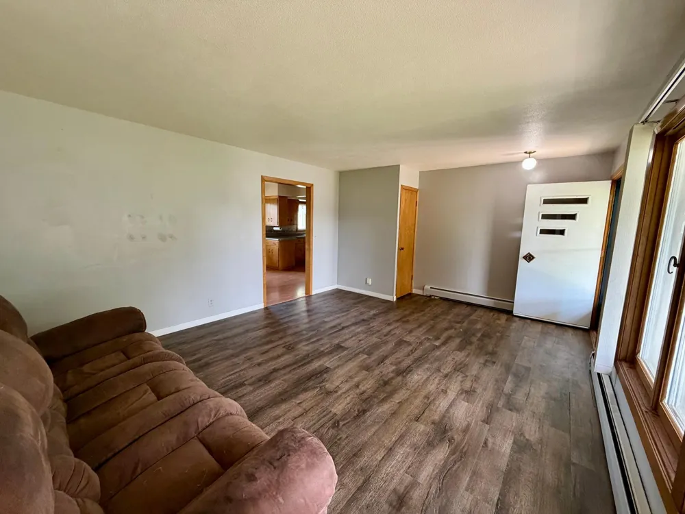 1519 6th Avenue Mountain Lake, MN 56159