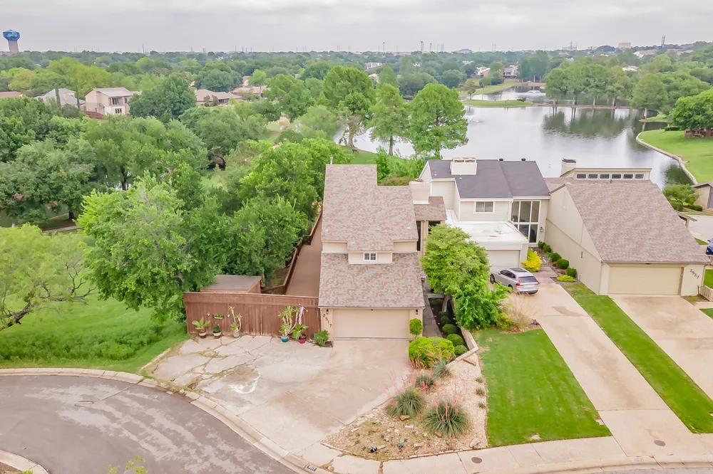 2517 Country Place Carrollton, TX 75006