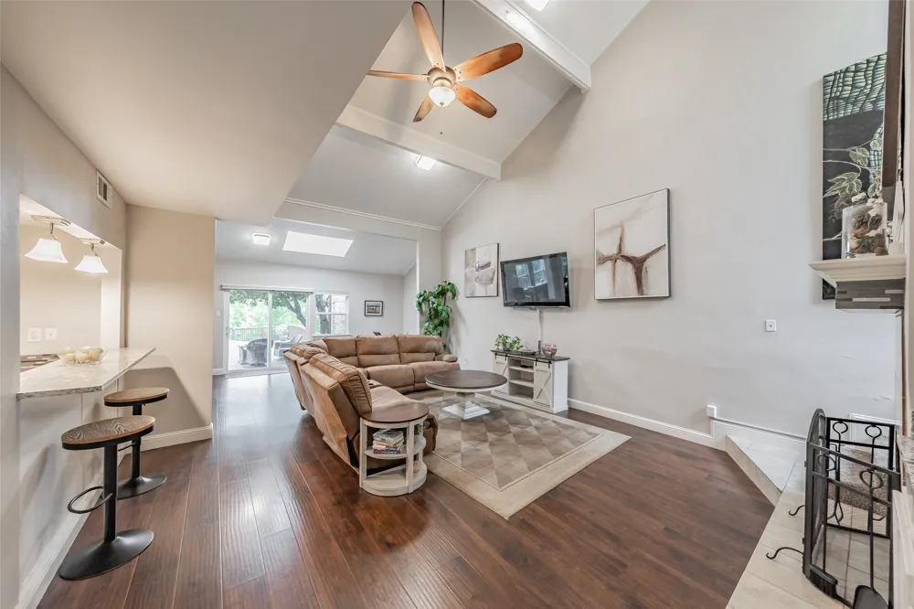 2517 Country Place Carrollton, TX 75006