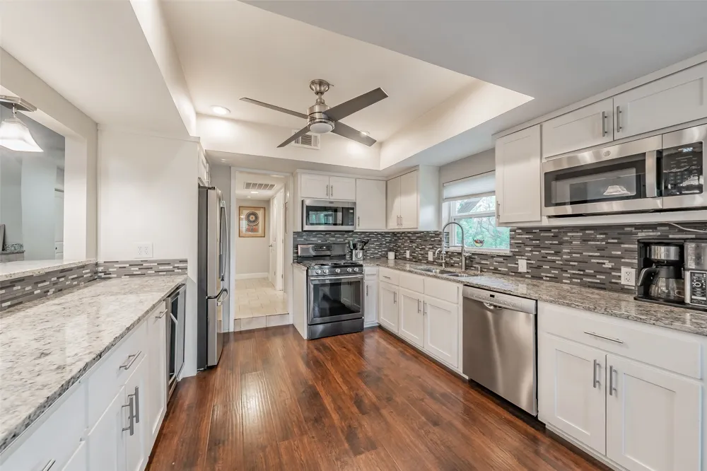 2517 Country Place Carrollton, TX 75006