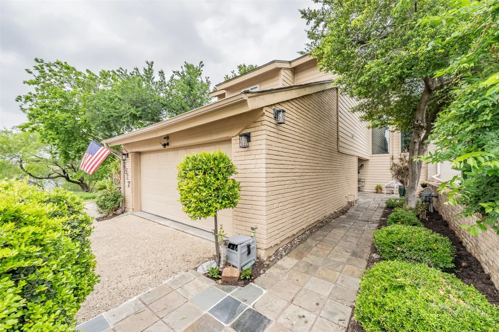 2517 Country Place Carrollton, TX 75006