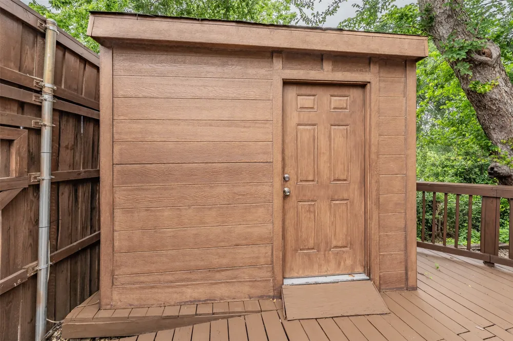 2517 Country Place Carrollton, TX 75006