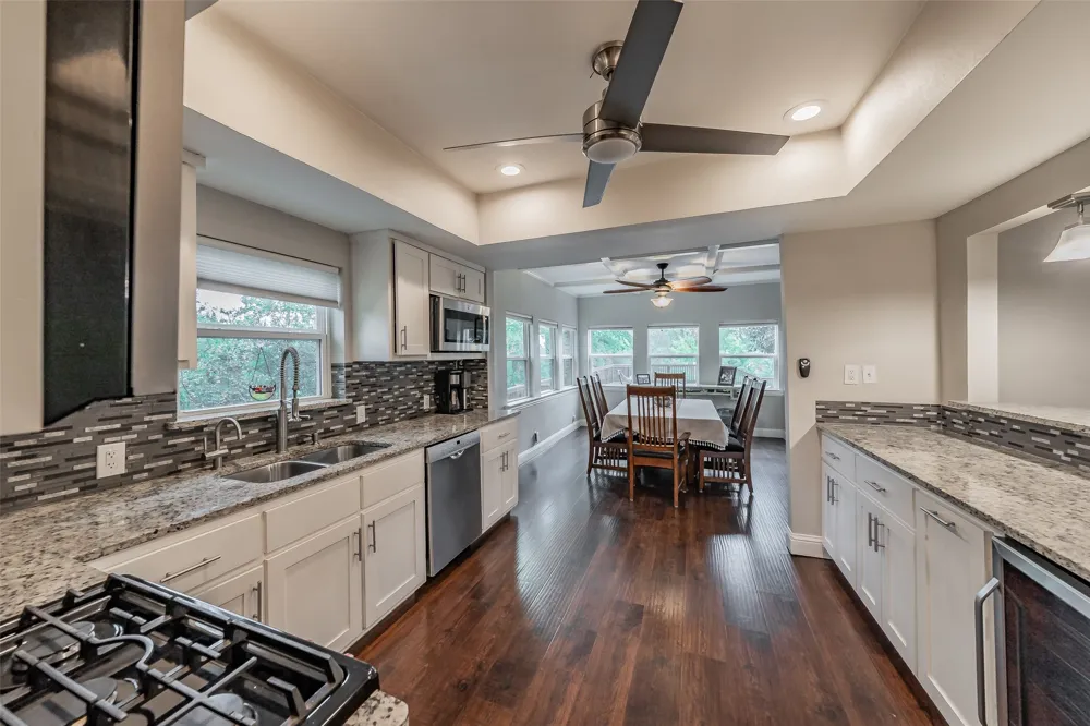 2517 Country Place Carrollton, TX 75006