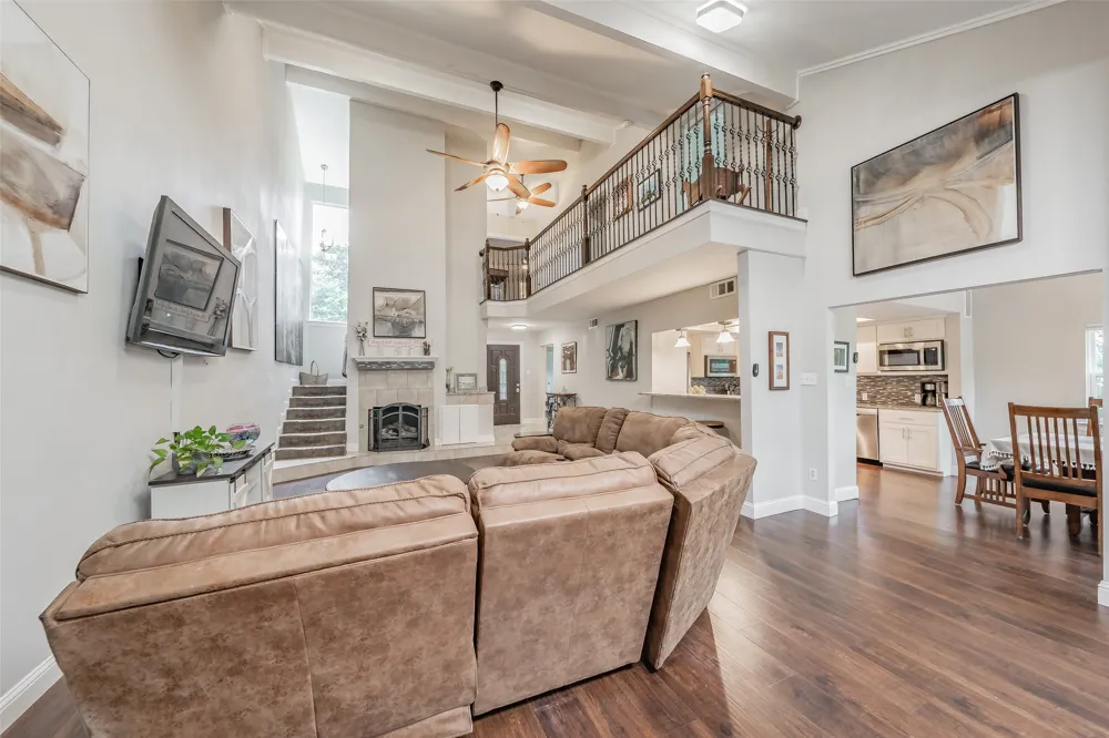 2517 Country Place Carrollton, TX 75006