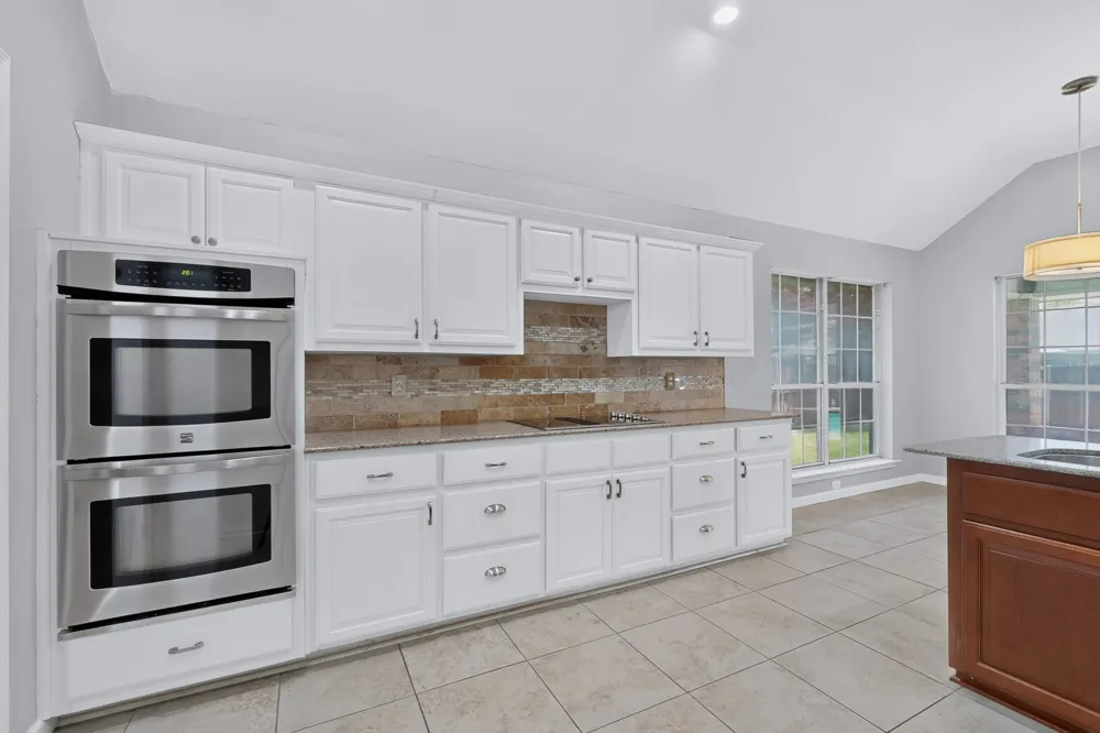 712 Regalwood Drive DeSoto, TX 75115