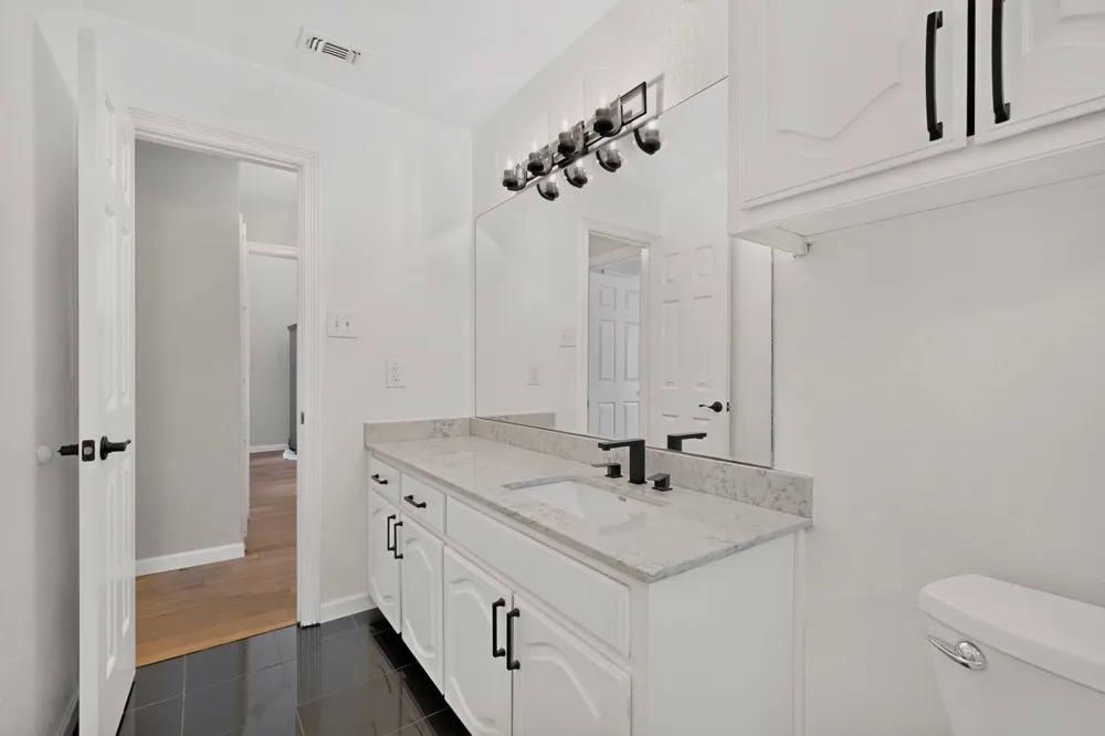 712 Regalwood Drive DeSoto, TX 75115