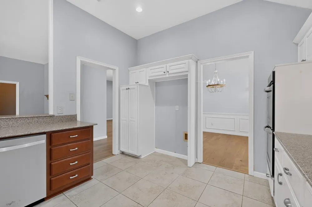 712 Regalwood Drive DeSoto, TX 75115