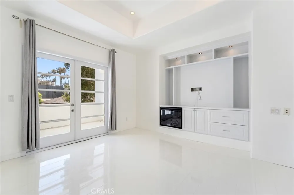 2830 2nd Avenue Corona del Mar, CA 92625