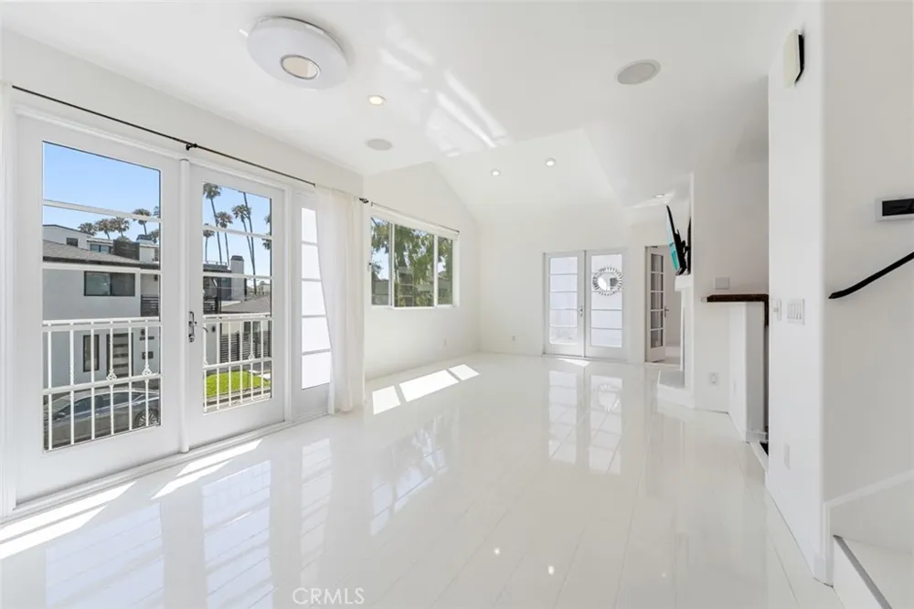 2830 2nd Avenue Corona del Mar, CA 92625