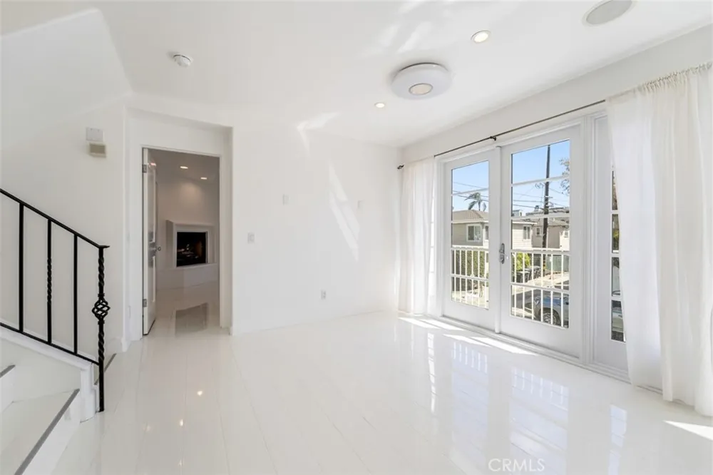 2830 2nd Avenue Corona del Mar, CA 92625
